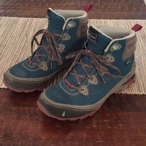 Ahnu waterproof hiking boots 8.5